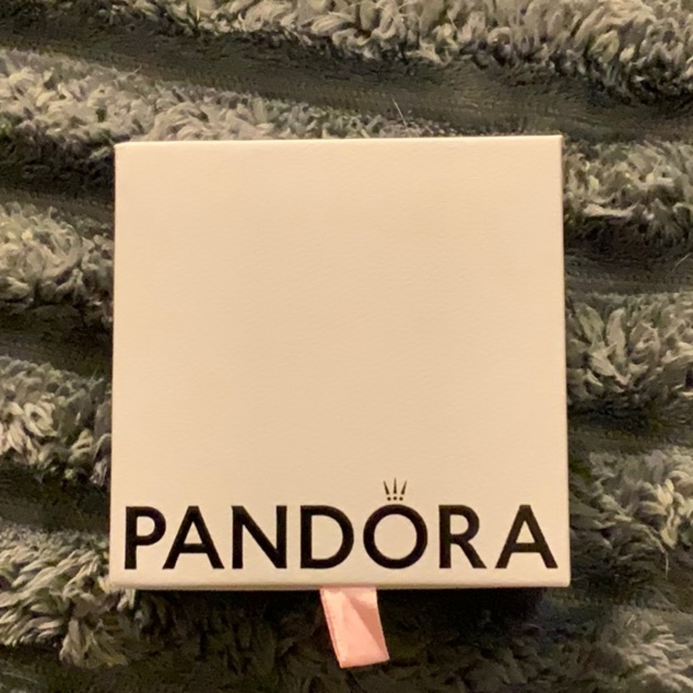 Pandora White Box with Pink Accent - Picture 1 of 5